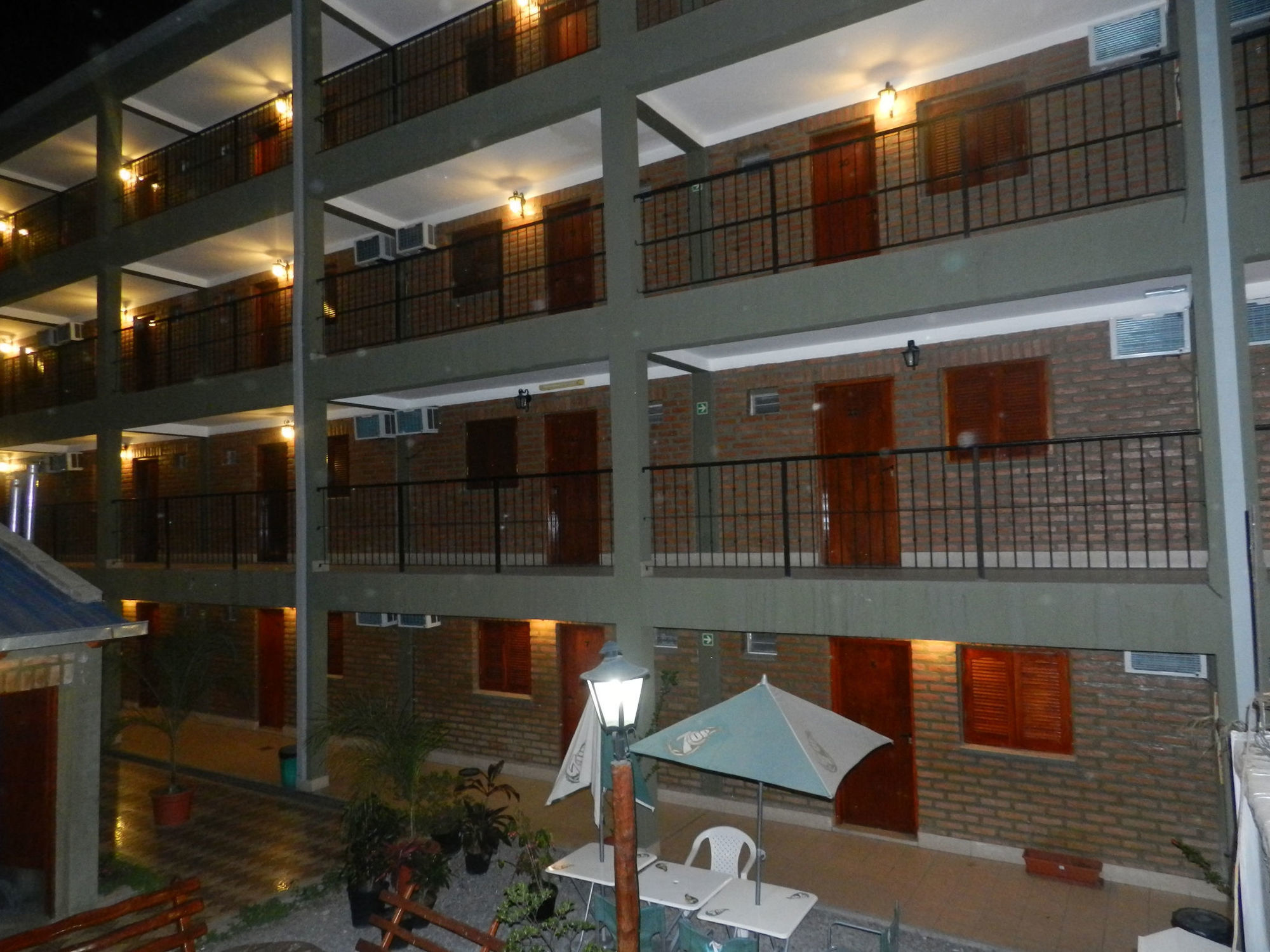 Hotel Buenos Aires Сальта Экстерьер фото